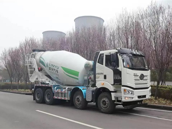 【重卡新聞】10月重卡銷5.2萬(wàn)輛再降6成！全年重卡總銷量預(yù)計(jì)收官約140萬(wàn)輛